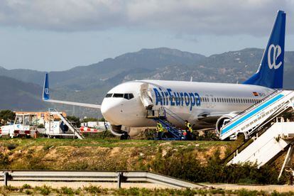 Avión de la compañía Air Europa estacionado en el aeropuerto de Palma.