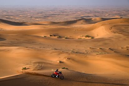 Joan Barreda, piloto de Honda, durante el Rally Dakar en Arabia Saudí.