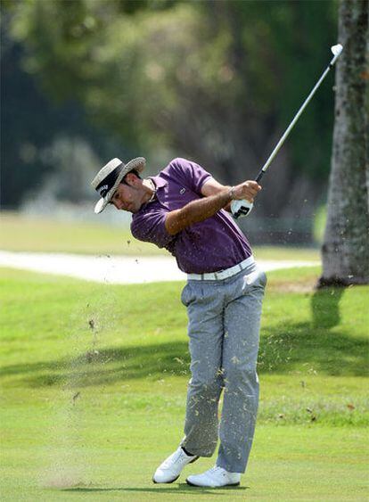 Álvaro Quirós golpea la bola durante el torneo de Doral.