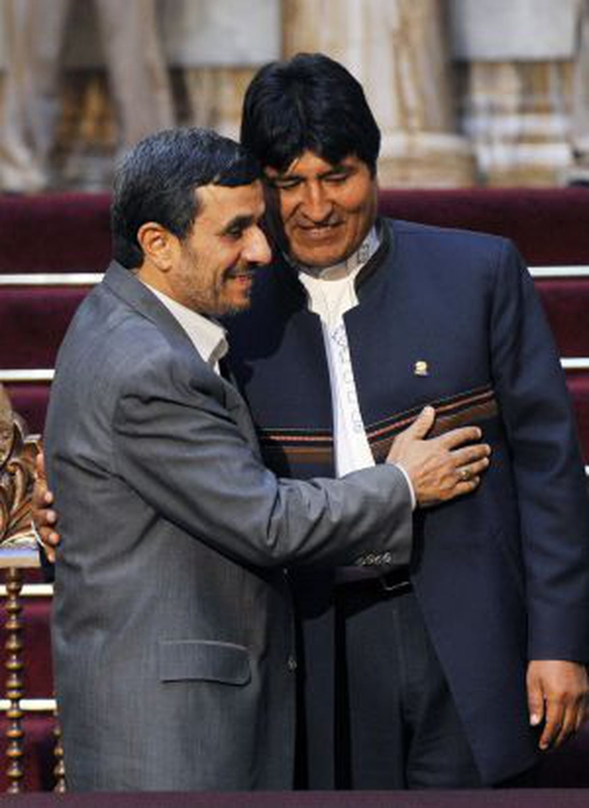 Evo Morales recibe a Ahmadineyad entre las críticas de la oposición | Internacional | EL PAÍS