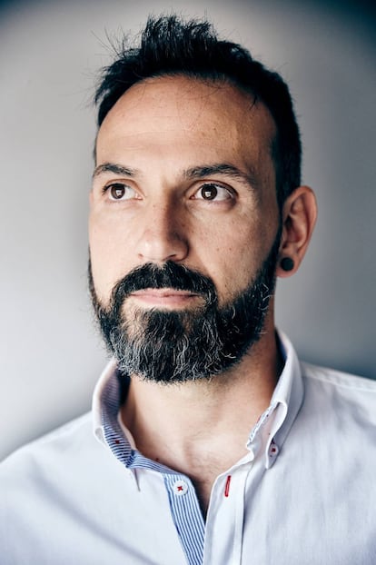 Ismael Teijón (Madrid, 1980) es el CEO de Social WoW. Es uno de los fundadores de Demium Startups, red de incubadoras que ha ayudado a más de 34 proyectos a convertirse en empresas. Con estudios en Tecnologías de la Información, fundó la Escuela de Negocios Demium Academy y actualmente es mentor en el Instituto de Empresa y profesor en diversas universidades y escuelas de negocio.