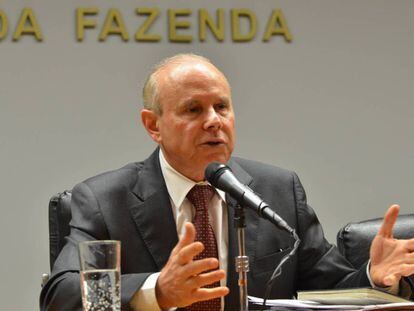Ministro Guido Mantega, en una rueda de prensa en 2014
