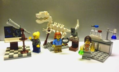 Las nuevas figuras de Lego son mujeres cient&iacute;ficas.
