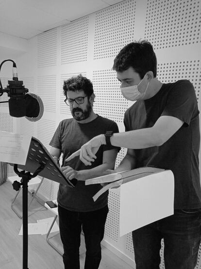 Manolo Solo y Manuel Bartual en una grabación de'Santuario'.