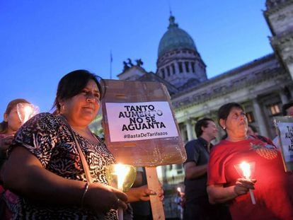 Marcha de las velas contra los tarifazos, el jueves por la noche en Buenos Aires.