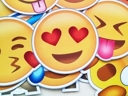 Cómo añadir los emoticonos de WhatsApp a Chrome y usarlos en Twitter, Facebook y otras webs