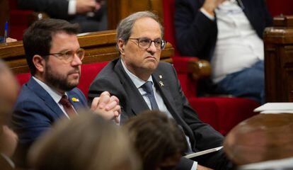 El vicepresidente, Pere Aragonès y el president Quim Torra en el pleno del Parlament.