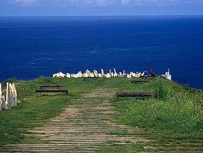 Mirador de la ermita del Espíritu Santo, en la desembocadura del río Nalón, en la costa de Asturias.