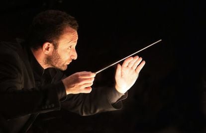 Kirill Petrenko, durante un reciente ensayo con la Orquesta de la &Oacute;pera Estatal de Baviera.