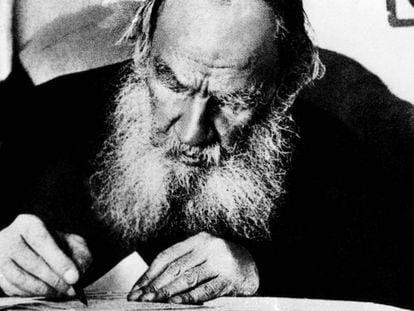 León Tolstoi, alrededor de 1900.