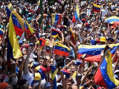 Tensión en Caracas durante las movilizaciones convocadas por chavistas y opositores