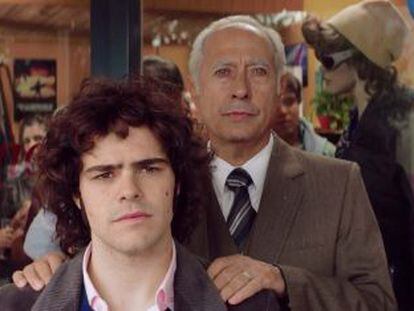 Peter Lanzani (izquierda) y Guillermo Francella, en &#039;El clan&#039;.