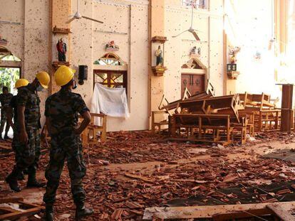 Iglesia de San Cristóbal en la ciudad de Negombo (Sri Lanka) devastada por una de las explosiones del Domingo de Pascua.