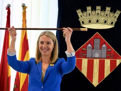 La republicana Mireia Ingla, tras recibir la vara de alcaldesa de Sant Cugat del Vallès