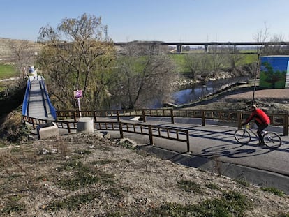 Punto donde termina la parte urbanizada del Parque Lineal del Manzanares, entre Villaverde Bajo y Perales del Río.