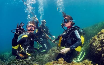 Curso de submarinismo en la costa de Águilas, en Murcia.