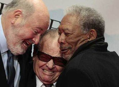 Rob Reiner, Jack Nicholson y Morgan Freeman, poco antes del estreno de <i>The bucket list.</i>