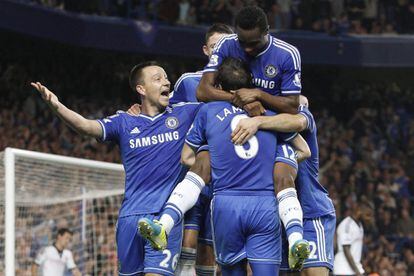 Los jugadores del Chelsea celebran un gol en su victoria ante el Fulham.
