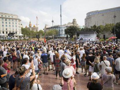 El acto central de conmemoración del 17-A acaba con gritos de  No tinc por! 