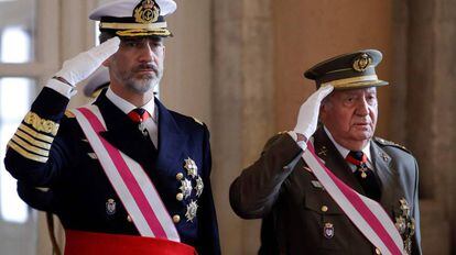 Felipe VI y Juan Carlos I, durante la Pascua Militar de 2018.