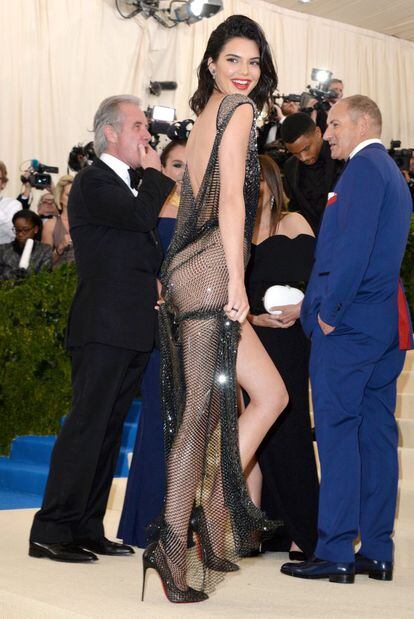 Kendall Jenner, en la última gala del Met. Celebrada el pasado 1 de mayo en Nueva York, la modelo y parte de la televisiva familia Kardashian se convirtió en una de las más fotografiadas de la velada por su vestido de alta costura de La Perla.
