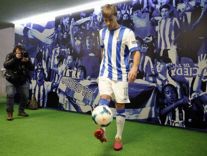 Sergio Canales, en su presentaci&oacute;n como nuevo jugador de la Real.