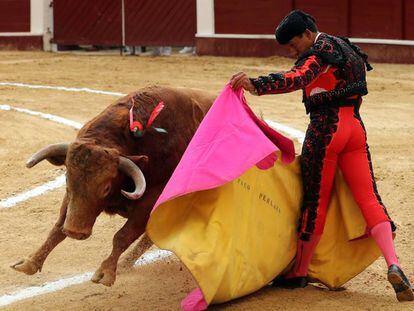 El torero colombiano Paco Perlaza en la plaza bogotana de La Santamaría, el pasado 4 de febrero.