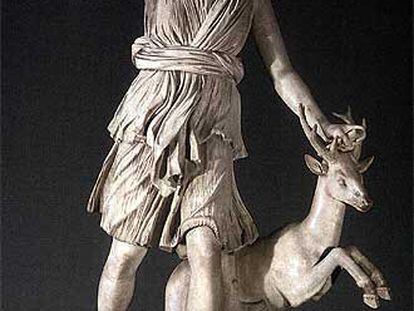 Artemisa atribuida a Leocares (Museo del Louvre).