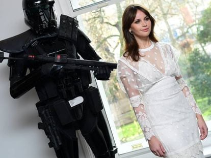 Felicity Jones, en el estreno de &#039;Rogue One: una historia de Star Wars&#039; en Londres el pasado 14 de diciembre.