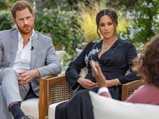 Los duques de Sussex, durante la entrevista con Oprah Winfrey para la CBS. En vídeo, avance de la entrevista.
