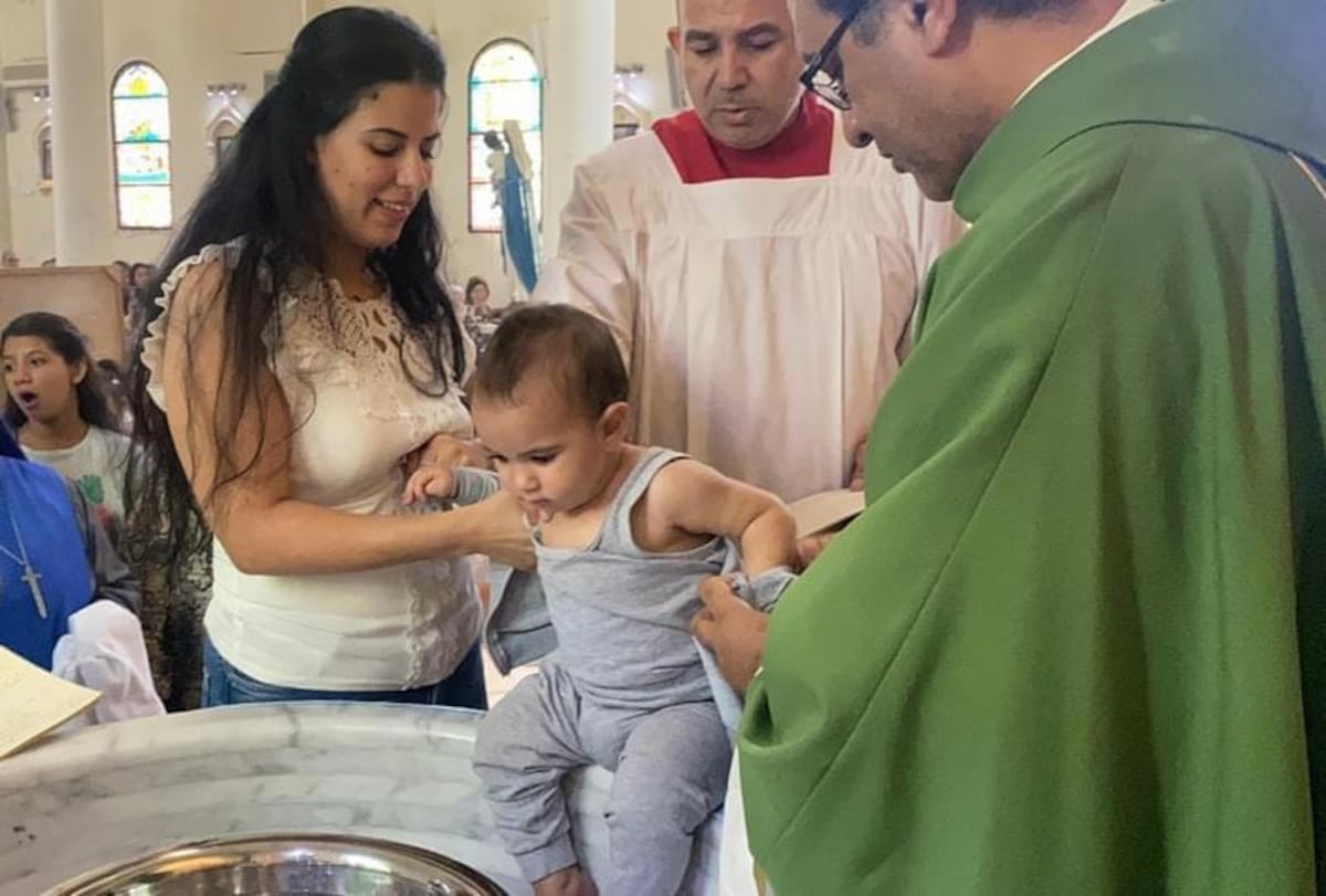 Los últimos cristianos de Gaza se encierran en las iglesias para evitar las bombas y el exilio: “Nuestro lugar está aquí” | Internacional