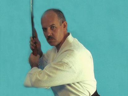 José Luis Isidro Casas, en la portada de su libro 'Aikido, más allá de las técnicas'.