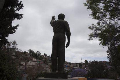 La estatua de Colosio, en el barrio Lomas Taurinas.