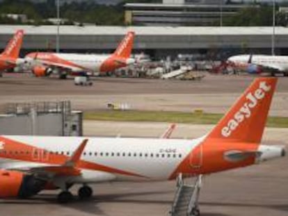 Aviones de Easyjet en el aeropuerto de Manchester (Inglaterra).