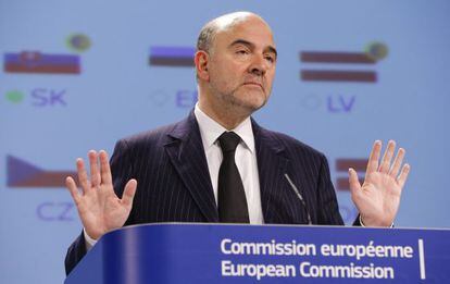 El comisario europeo de Econom&iacute;a y Finanzas, Pierre Moscovici, comparece en rueda de prensa