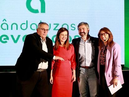 José Antonio Jiménez, Esperanza Gómez y Modesto González en la presentación de la coalición Andaluces Levantaos este jueves en Sevilla.