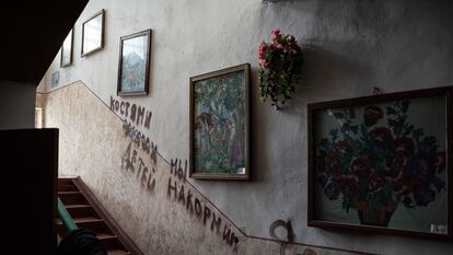 Inscripción de las tropas rusas en una escuela ucrania.