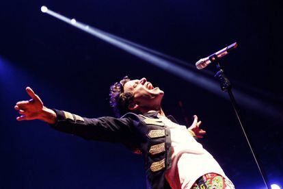 El cantante de origen libanés Mika actuó el lunes en el Barclays Card de Madrid ante unas 2.500 personas.