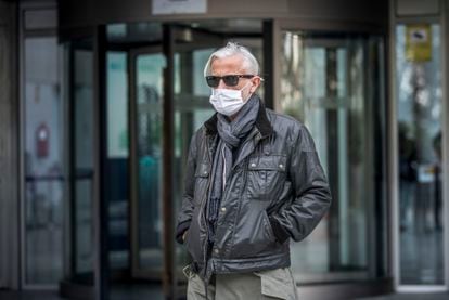 Marcos Benavent, el Yonqui del  Dinero, a la puerta de los juzgados en Valencia el 27 de octubre.