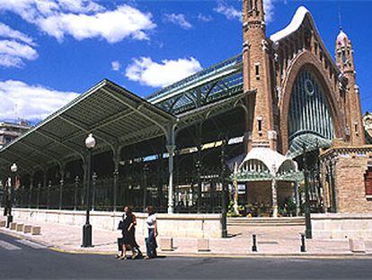 El modernista mercado de Colón, construido en 1916, muestra su flamante nuevo aspecto  tras ser  rehabilitado.