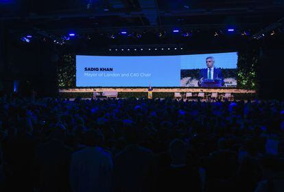 Sadiq Khan, habla en la apertura de la Cumbre Global de Alcaldes del C40