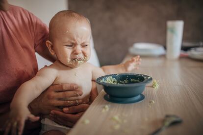 Encouraging feeding from babies helps children have better health in their adult life. 