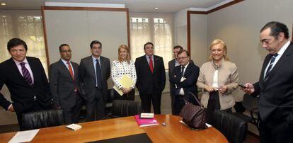 Reunión de los representantes de todos los partidos asturianos hoy en Oviedo antes del Pleno de la Junta General del Principado.