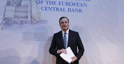 El presidente del BCE, Mario Draghi, en un consejo de gobierno del BCE celebrado en Nápoles (Italia).
