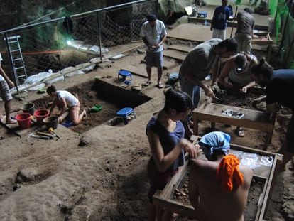 Las excavaciones en la cueva de Callao, en Filipinas. En vídeo, así ha sido el hallazgo.
