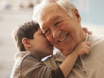 Un juez otorga a dos abuelos la custodia de su nieto y obliga a los padres a pagar una pensión de alimentos