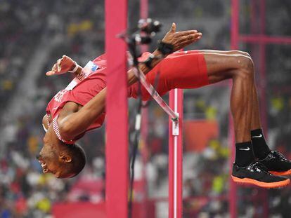 Barshim, durante la final de salto.