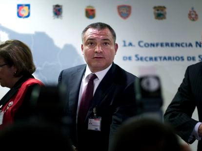 El exsecretario de Seguridad Genaro García Luna, durante una rueda de prensa en 2009.
