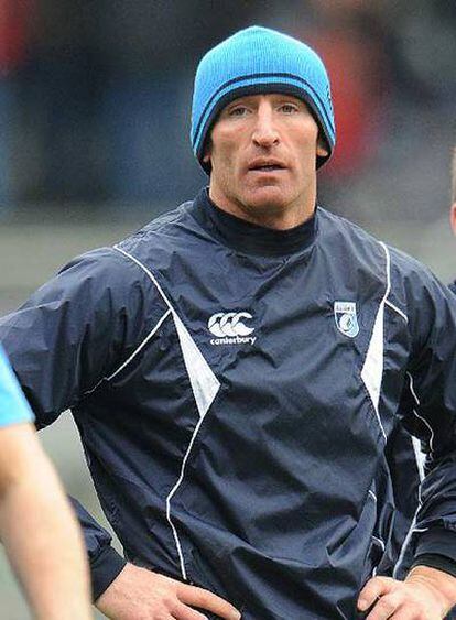 Gareth Thomas se entrena antes de enfrentrarse al equipo francés Toulouse en la 'Heineken Cup'