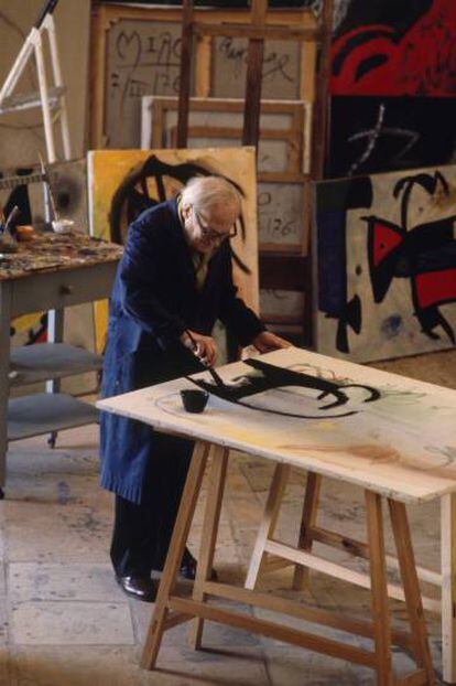 Joan Miró en su estudio de Palma, en marzo de 1979.